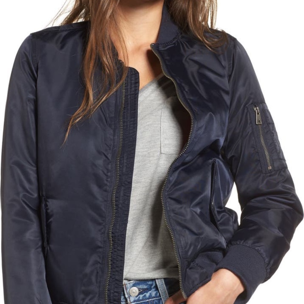 Black Levi’s bomber jacket like new. Worn a couple of times